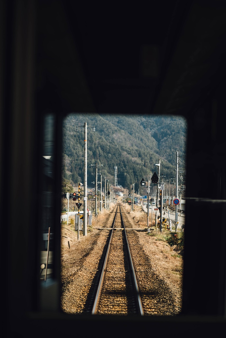 揭秘K1106次列车的神秘之旅，穿越时光的铁轨长卷